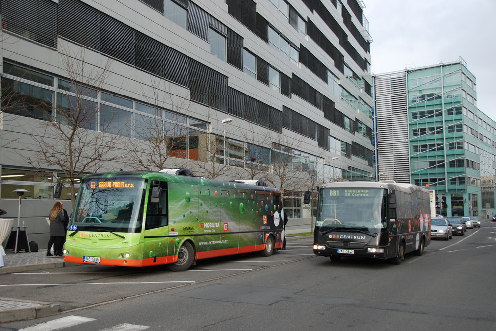Obsluhu BB Centra zajišťují nadále i dieselové vozy. ELektrobusy má dopravce k dispozici pouze dva. (foto: Libor Hinčica)