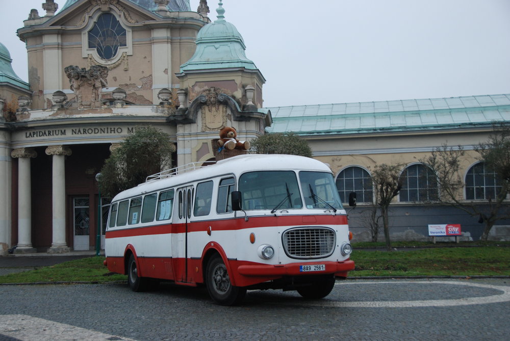 Kromě novinek mají své místo na veletrhu CZECHBUS i historické exponáty. Letos by zde měl být k vidění například unikátní osobní návěs Karosa NO 80. Zde na fotografii vidíme vystavený vůz Jelcz na loňském ročníku. (foto: Libor Hinčica)