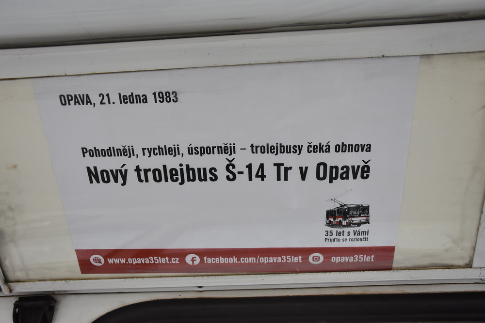 Opět nechybí ani letáky ve vozidlech. Ty upozorňují i na webové stránky akce, facebookový profil a Instagram. (foto: Libor Hinčica)