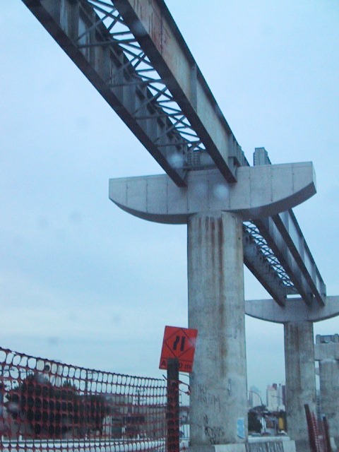 Nedokončené těleso v roce 2003. (foto: Vitor Cheregati)