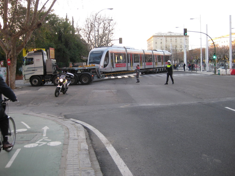  Tramvaj Urbos 2 ev. č. 105 po zkouškách se superkondenzátory. (foto: Miguel Cano López-Luzzatti) 