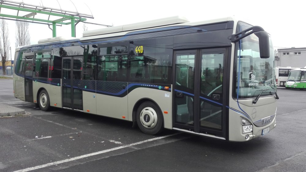Testovaný vůz je vyhotoven v městském provedení. Objevuje se však v linkové dopravě mezi Ostravou a Havířovem. (foto: 3ČSAD)
