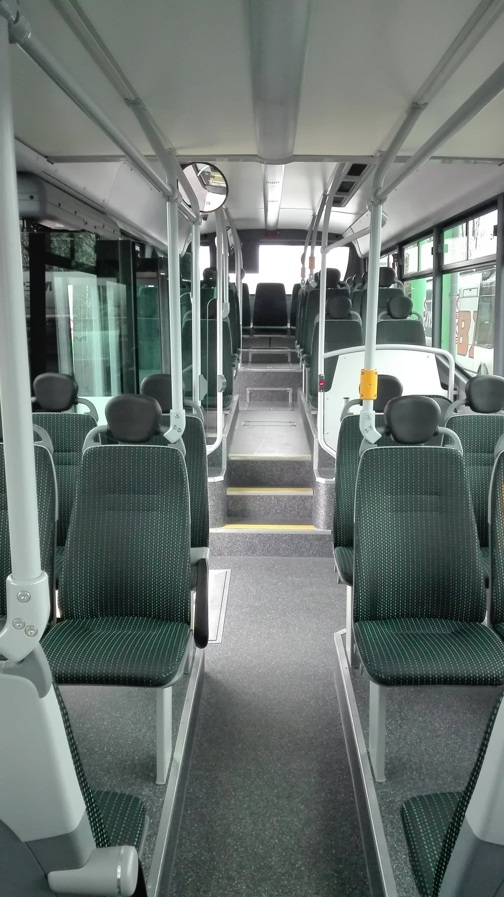 Pohled do interiéru předváděcího LE plynového vozu Crossway LE Natural Power. (foto: 3ČSAD)