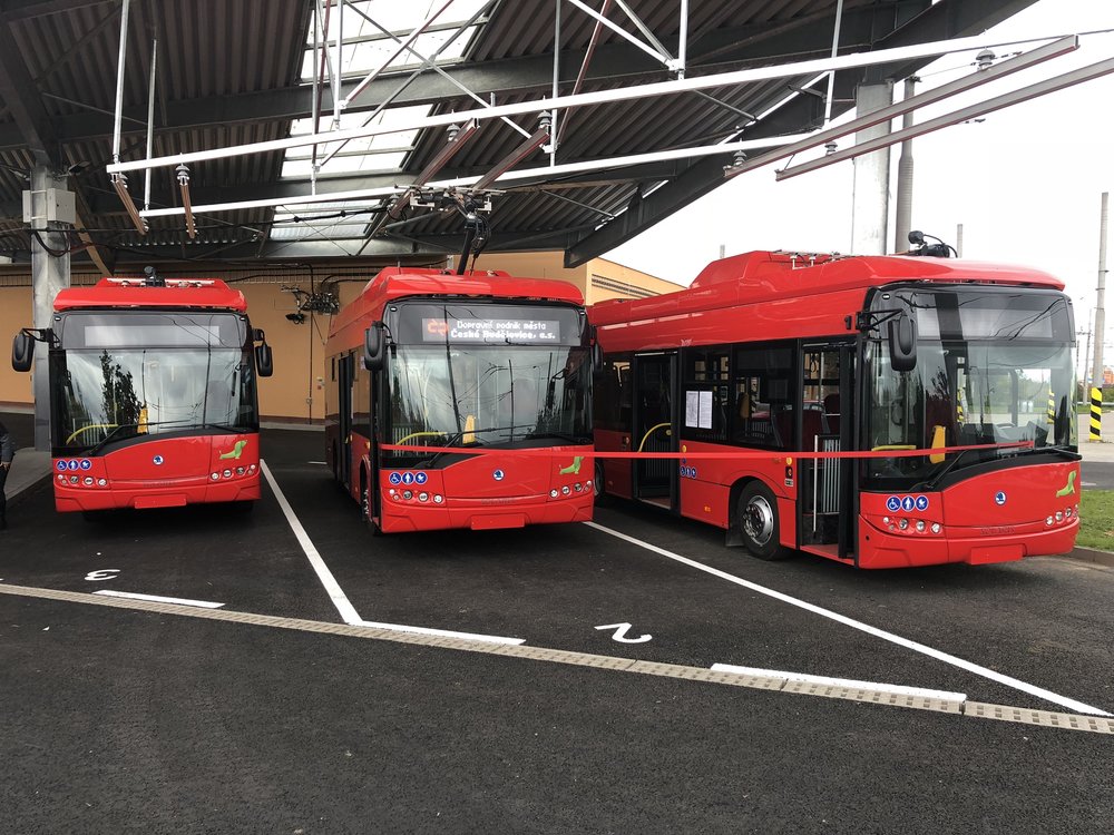 První dodané elektrobusy Škoda 29 BB v Českých Budějovicích. (foto: DPMČB)