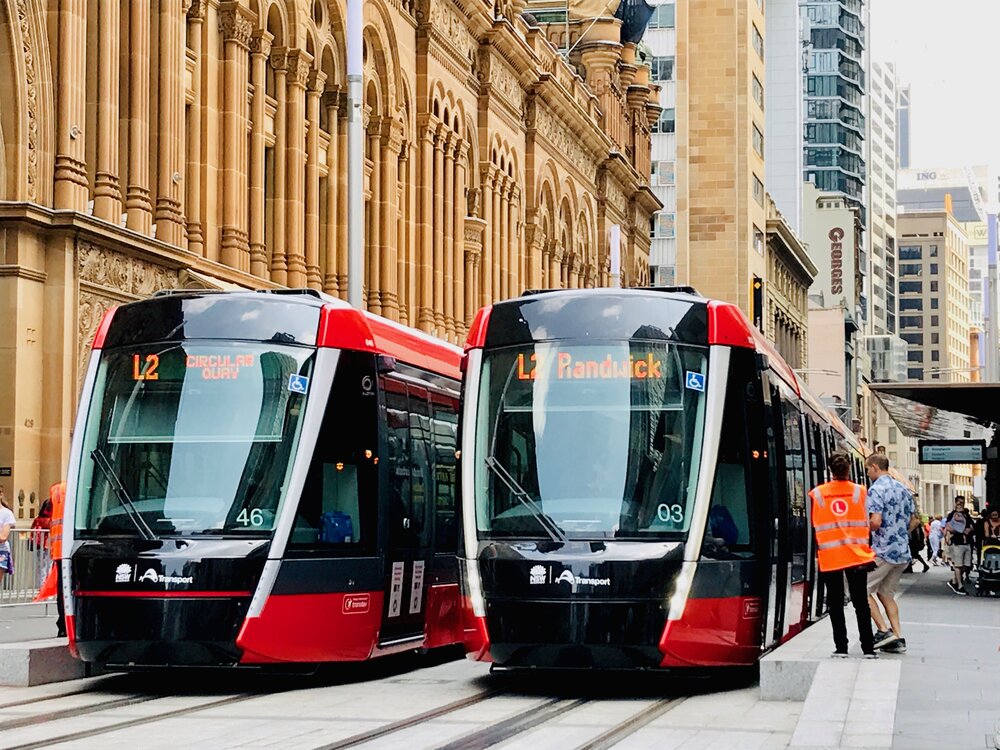 Tramvaje Citadis X05 v Sydney na úseku se spodním napájením. (foto: Alstom)