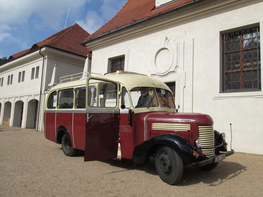 Autobus Praga RND z roku 1948 od pana Františka Hlavatého, který bude vozit cestující v Opavě v rámci rozloučení s trolejbusy Škoda 14 Tr. (foto: Ondřej Opršal)