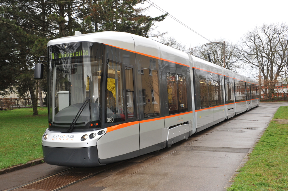 Tramvaj Cityrunner od Bombardieru sloužící v rakouském Linci. (foto: Linz AG)