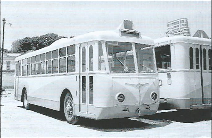 Roku 1957 se devítka vozů stěhovala z Niterói, kde byl pořízen tento snímek, do města Campos. (foto: archiv G. Mullera)