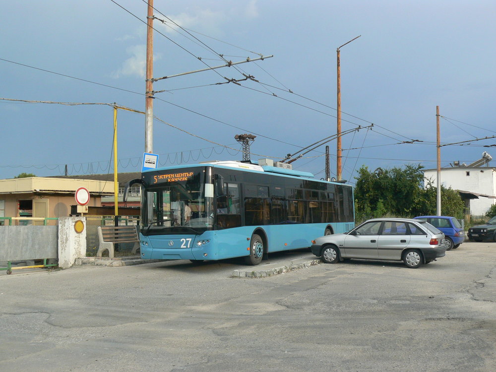  Ukrajinský LAZ E183A1 dodaný roku 2013. 