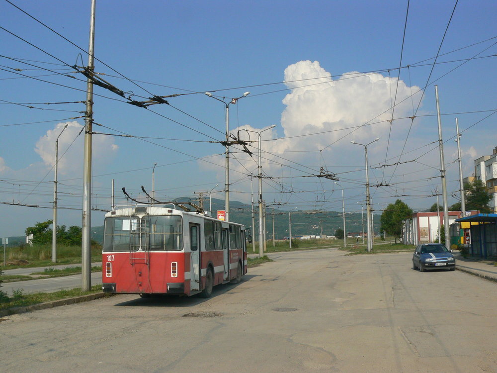  Snímky v této galerii jsou z července 2014. Na prvním z nich konečná Blok 26, doprava vede trať k vozovně. 