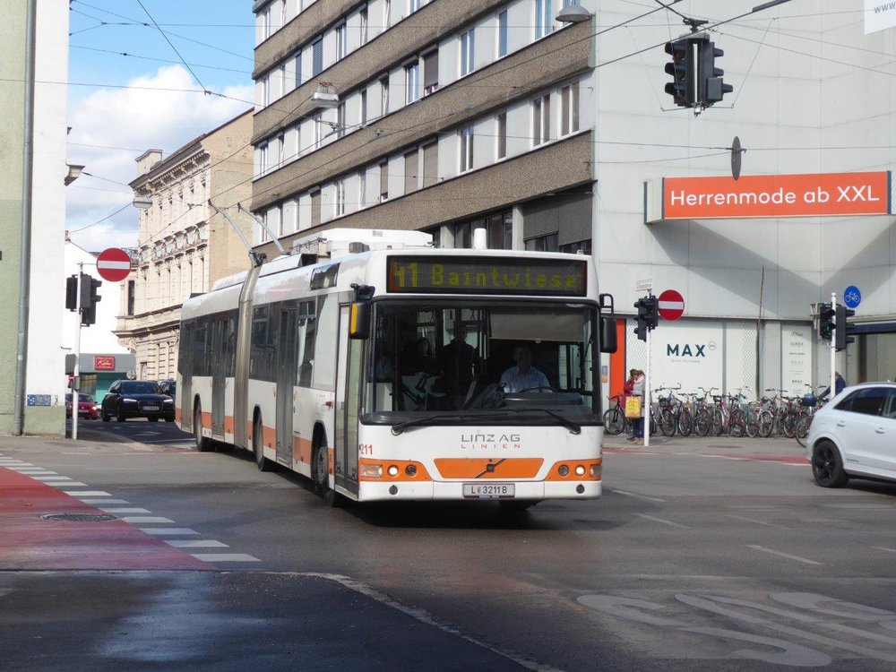 Poslední trolejbus Volvo 7000AT ve službách lineckého DP zachycený dne 5. 3. 2019. (foto: Gunter Mackinger)