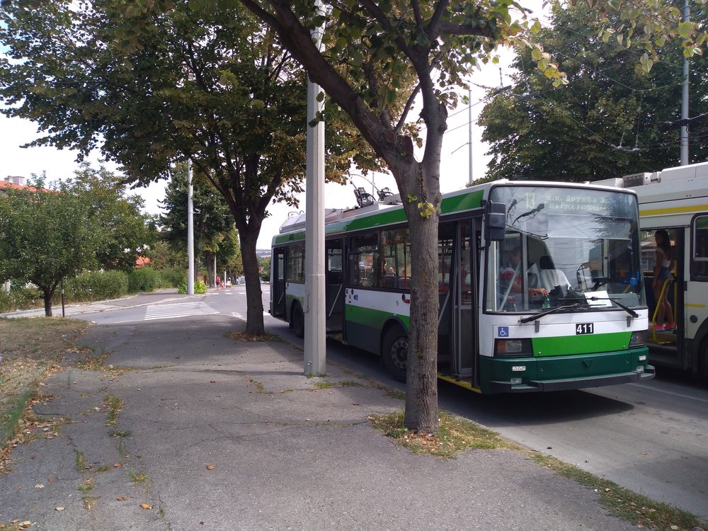  Snažila se schovat, ale nakonec byla po celodenním hledání odhalena. Jediná dne 17. 8. 2019 nasazená ex-plzeňská 21 Tr ACI při 3hodinové odpolední siestě. 