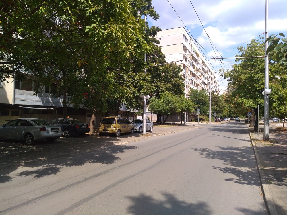  Tři snímky u ulice General Gurko. Trať ústila na hlavní třídu Sveti Patriarch Evtimij. 