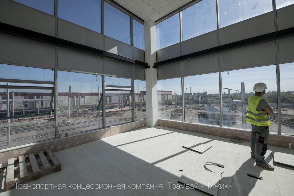 Soukromá společnost se ráda chlubí pokroky v projektu a stejně tak upozorňuje na různé neduhy, například nelegální výlep plakátů na zastávkách či ničení travnatých pásů. Její příspěvky čtou tisíce cestujících denně, kteří také upozorňují na různé nešvary. (foto: TKK)