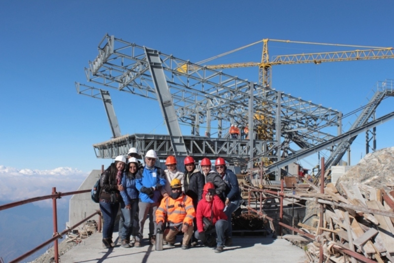 Takto vypadala v březnu 2015 při návštěvě jednoho inspekčního výboru vyslaného venezuelskými úřady nově budovaná vrcholová stanice lanové dráhy vedoucí z Méridy na horu Pico Espejo. (foto: Ministerio del Poder Popular para el Turismo)
