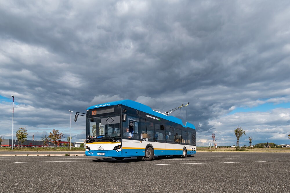 Trolejbus Ekova Electron 12T v Praze. (foto: Honza Tran)