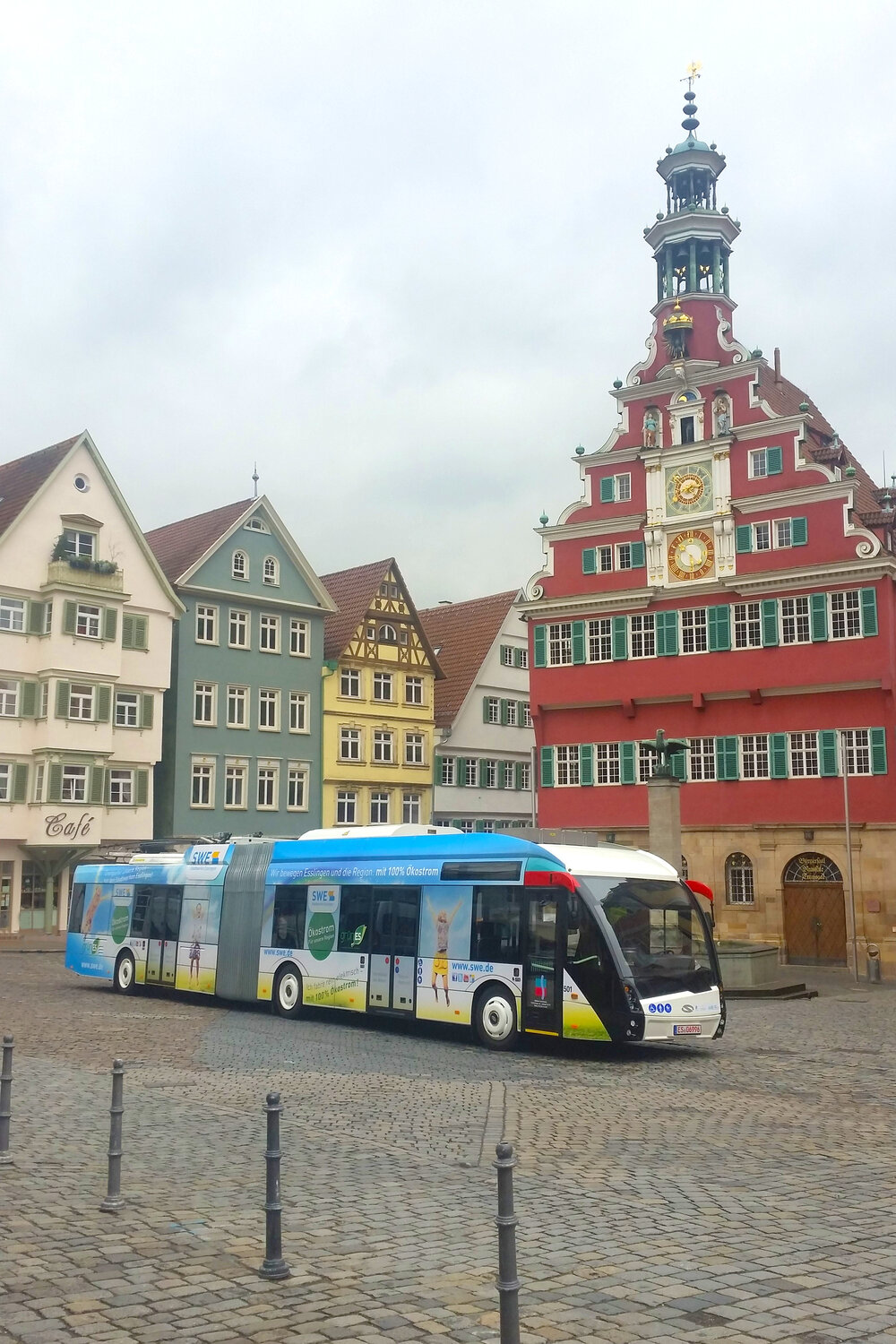 Trolejbusy jezdí momentálně v pouze třech německých městech. Jedním z nich je Esslingen, který se může pochlubit vozy od Solarisu v designu MetroStyle. (foto: Solaris Bus & Coach)
