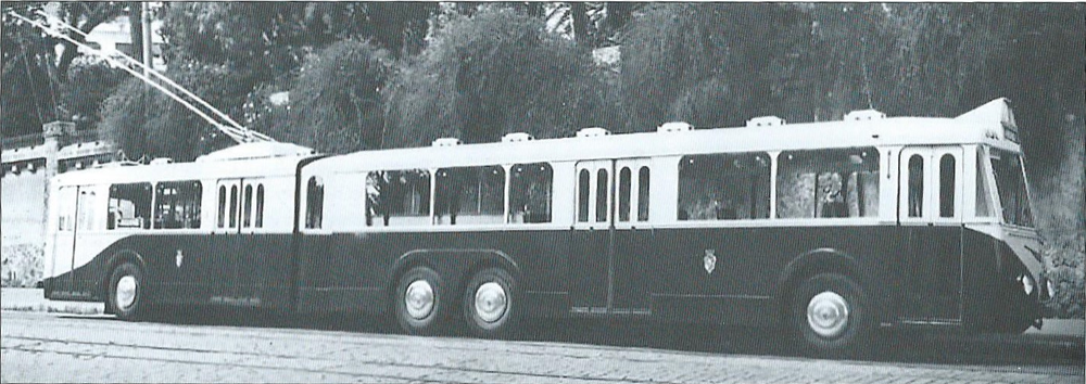 Dne 15. dubna 1930 proběhla prezentace 8 vozů typu O.T.S.M. určených pro trať Moûtiers – Brides-les-Bains – Le Villard-du-Planay (foto: VETRA / archiv G. Mullera)