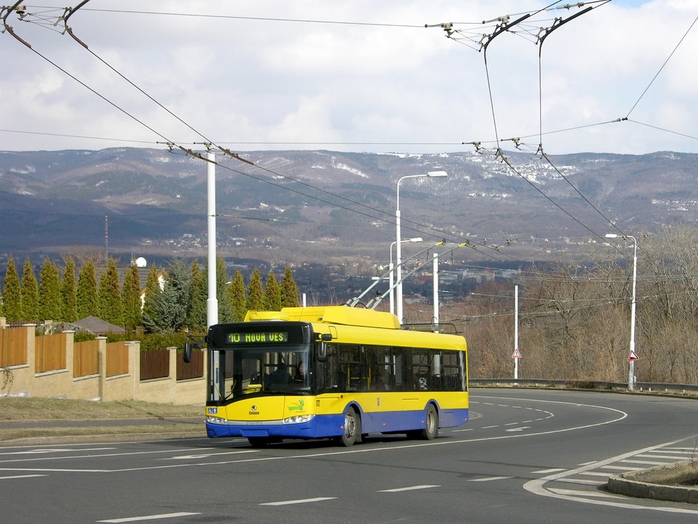 Trolejbusy Škoda 26 Tr s karoserií Solaris se staly v ČR velmi populární. Na snímku vidíme jeden z teplických vozů. (zdroj: Wikipedia.cz)