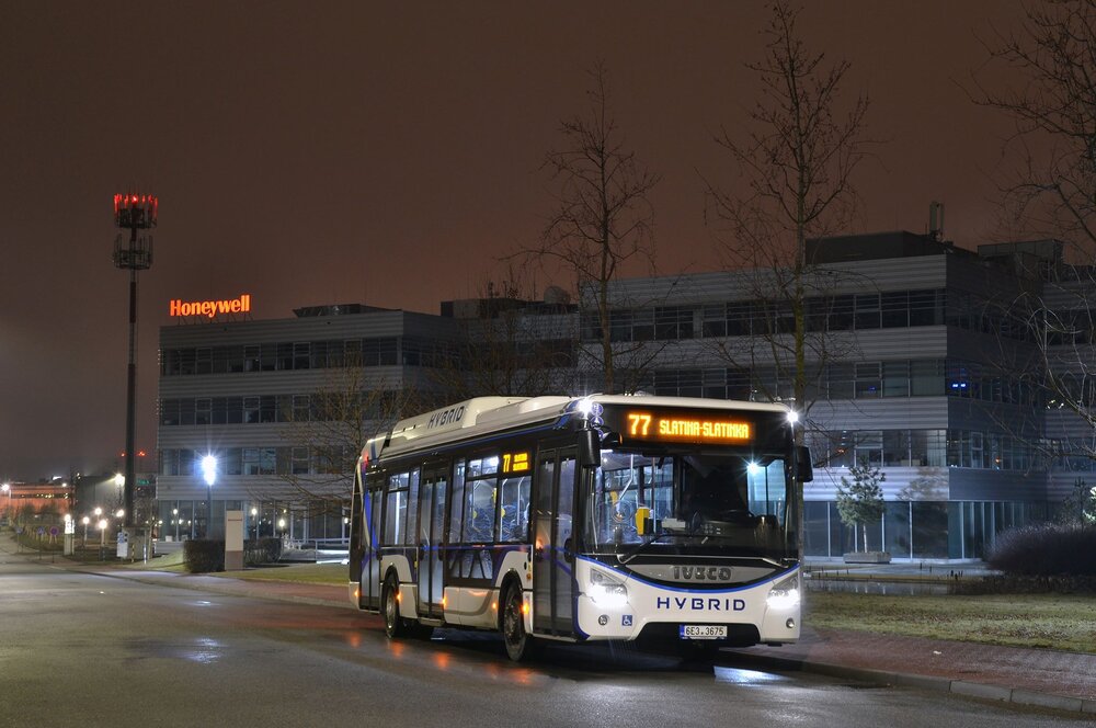 Po Praze se podíval hybridní autobus také do Brna. Testován by zde měl být zhruba tři týdny. (foto: Ing. Jiří Černý)