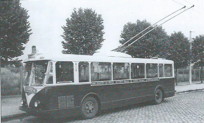 Pařížský vůz typu VBRh ev. č. 8094 na lince 183 Porte de Choisy – Choisy-le-Roy. (foto: VETRA / archiv G. Mullera)