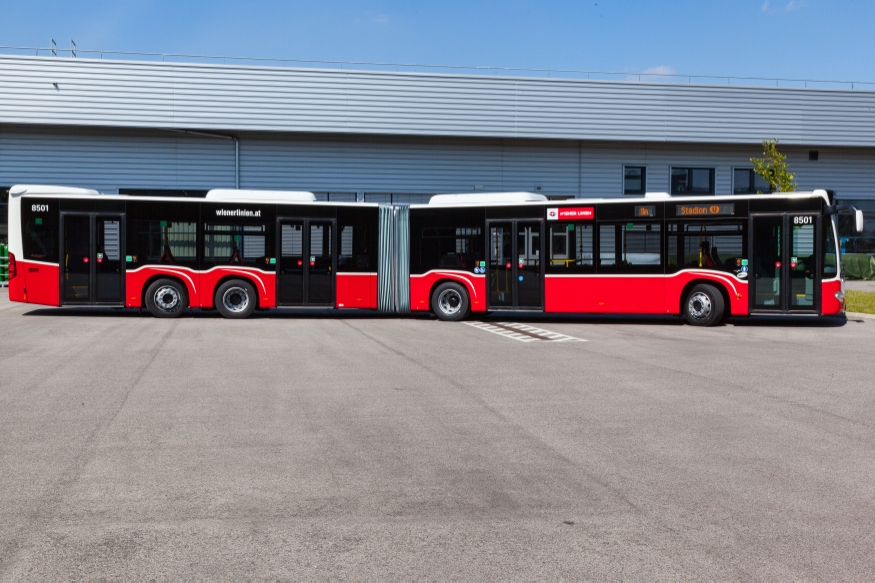 Mercedes-Benz CapaCity má délku 19 730 mm. (foto: Robert Peres)