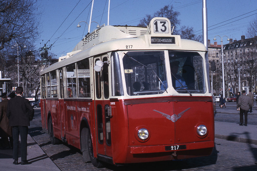 Vůz ev. č. 217 v Lyonu v roce 1967. (foto: Jean-Henri Manara)