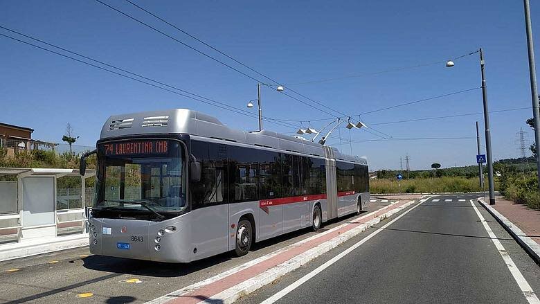 Trolejbus na nové trati v Římě. (ilustrační foto: L’Automobile)