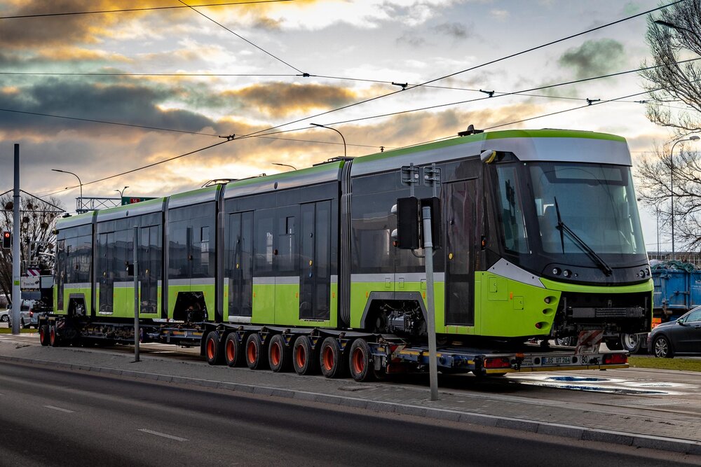 První tramvaj od Durmazlaru dorazila do Olsztyna. (zdroj: https://olsztynskietramwaje.pl/, foto: Jarosław Skórski)