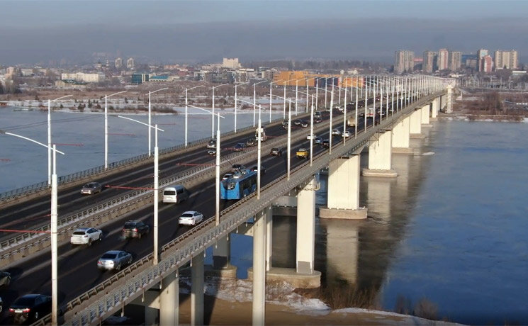 Nová trolejbusová trať v Irkutsku na Akademičeskom mostu. (foto: město Irkutsk)