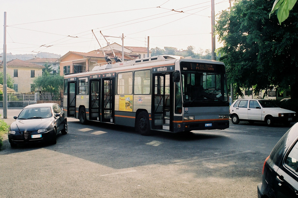 Na snímku z roku 2003 vidíme Bredabus na konečné Bragarina. (foto: Jurij Maller)