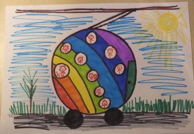 Jeden by možná řekl, že pravděpodobnost toho, že se jednou podaří srazit cenu parciálního trolejbusu pod cenu klasického trolejbusu téže délky, je asi taková, jako že někdy vznikne trolejbus podobný tomu na obrázku. Nicméně zázraky se dějí a v Petrohradu asi přepíší dějiny už nyní. (ilustrace: neznámé ditě / město Perm).