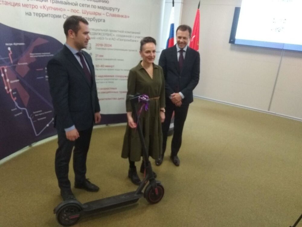 Autorka byla odměněna elektrickou koloběžkou. (foto: Петербургский дневник)