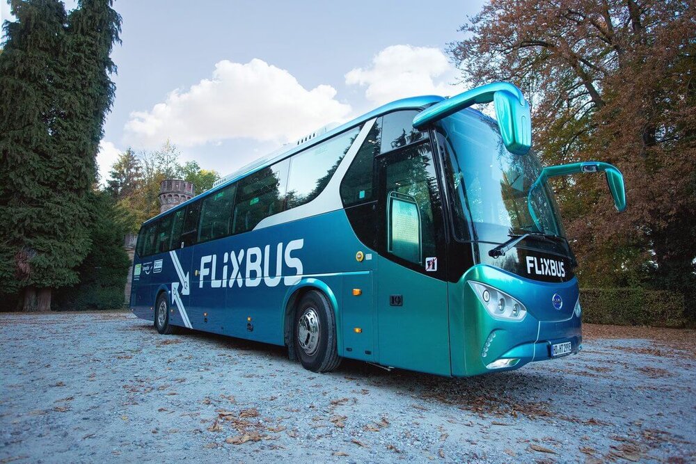 Elektrobus BYD C9 se na lince mezi Mannheimem a Frankfurtem příliš neosvědčil. (foto: FlixBus)