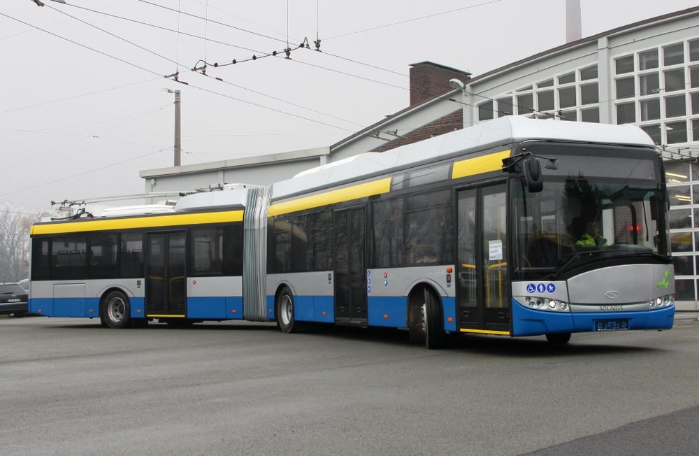 Polský jezevčík dobyl i západ Německa. Nový trolejbus je řešen jako částečně nízkopodlažní. (foto: Stadtwerke Solignen) 