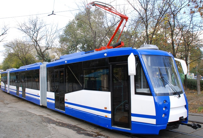 Vůz 71-154M-K už nejezdí a zřejmě už ani nepojede, protože na jeho zprovoznění nepanuje velký zájem. (foto: Kyjivpastrans)