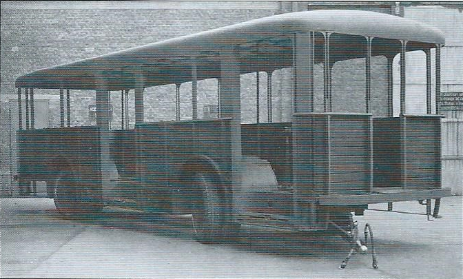 Vlečňák SNCASO při stavbě. (foto: VETRA / archiv G. Mullera)