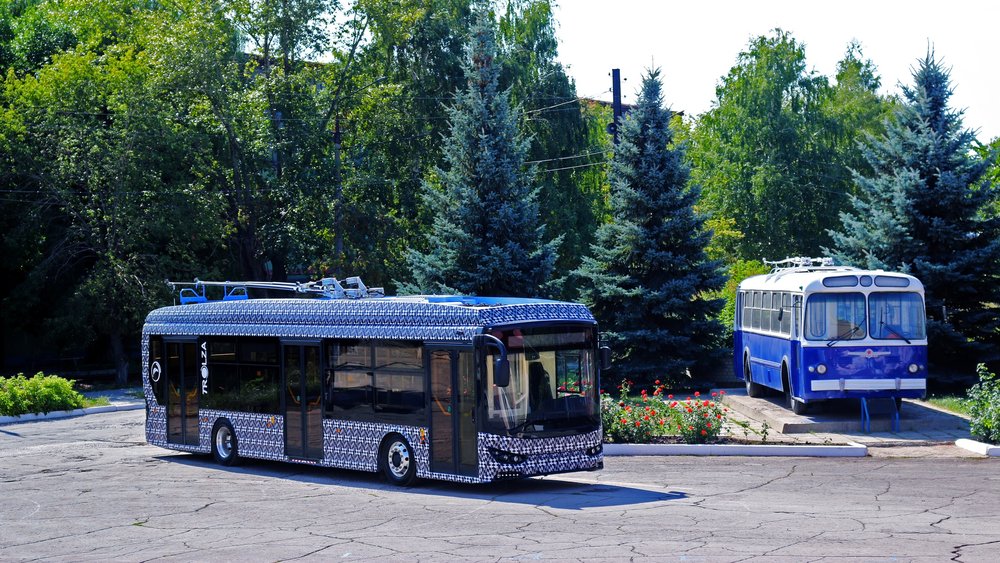 Zachrání se známý závod? Trolza sídlící v Saratovské oblasti platí nejen za podnik s bohatou historií, ale i vysoce kvalifikovanými lidmi a specifickým know-how. Na jaře 2019 běžela na sociální síti VKontakte kampaň #ТролзеЖить (#TrolzeŽiť), v rámci které podnik hledal podporu u široké veřejnosti. Nakonec za něj bojovali na vládní úrovni i někteří politici. (foto: Trolza)