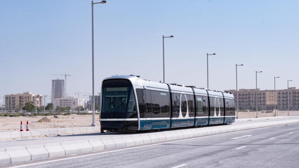 Nová tramvaj Citadis X05 v katarském Lusail. (foto: Alstom)