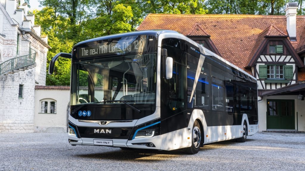Autobus MAN Lion’s City 12E na propagačním snímku výrobce. (foto: MAN Truck & Bus).