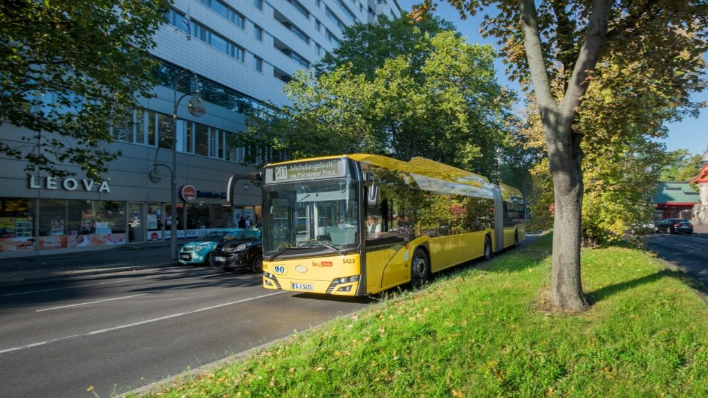Berlínský elektrobus Urbino 18 je na rozdíl od vozů pro Bonn řešený jako vůz pro příležitostné nabíjení. (foto: Solaris Bus & Coach)