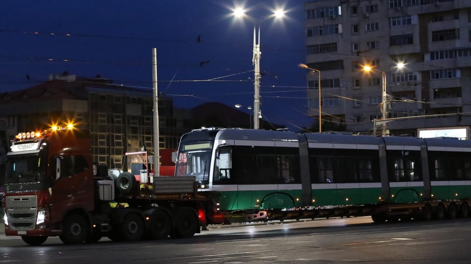 Nová tramvaj dorazila do cíle. (foto: PESA Bydgoszcz SA)