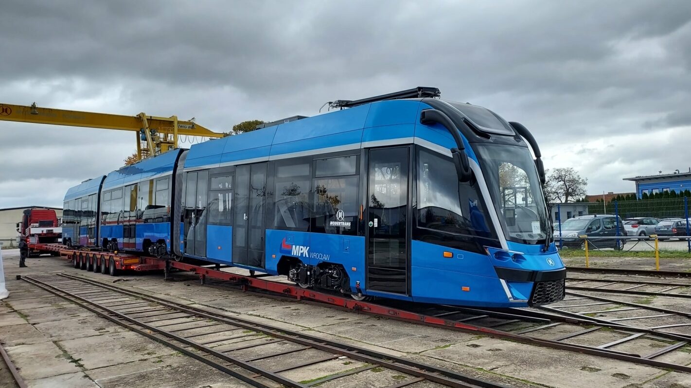 První tramvaj Moderus Gamma LF 07 AC pro Wrocław. (foto: Modertrans)