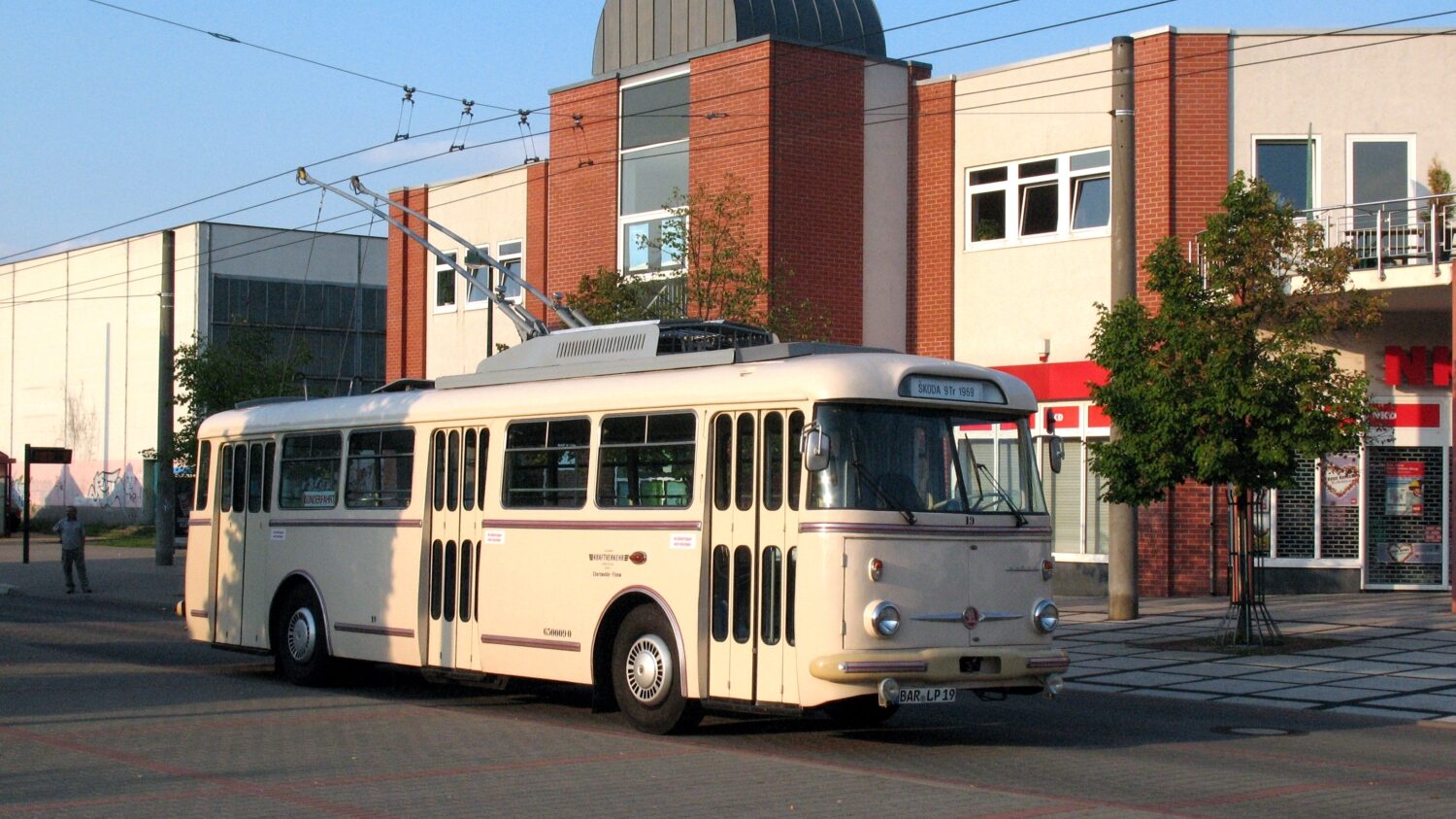 V Eberswalde jezdily stejně jako v dalších východoněmeckých městech trolejbusy Škoda. Ve sbírce místního spolku je uchován jeden vůz Škoda 9 Tr i 14 Tr. (zdroj: Flickr; foto: tramfan239)