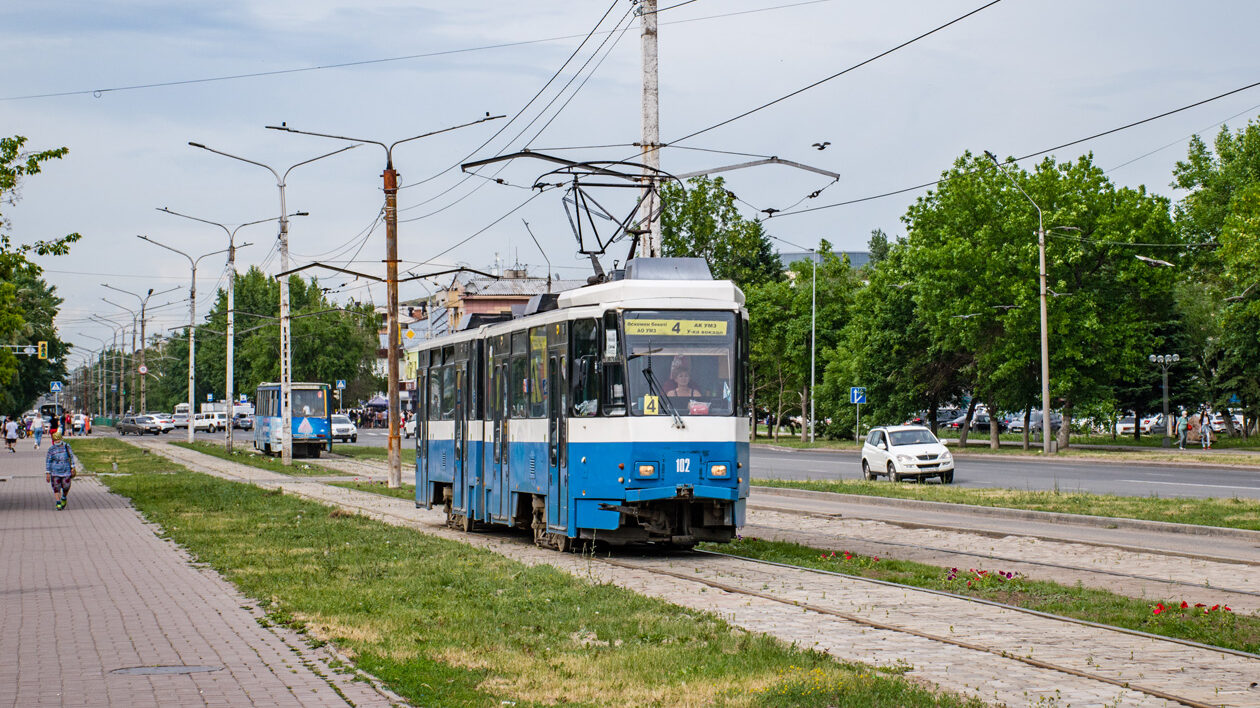 Tramvaj Tatra KT4DtM na snímku z léta 2021. (foto: Valerij Kozlov)