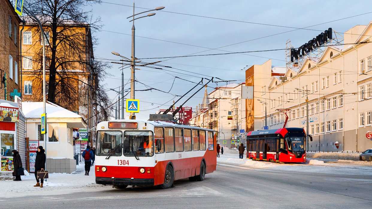 Trolejbus s Lvíčkem v Iževsku. (foto: Amir Zakirov/transphoto.org)