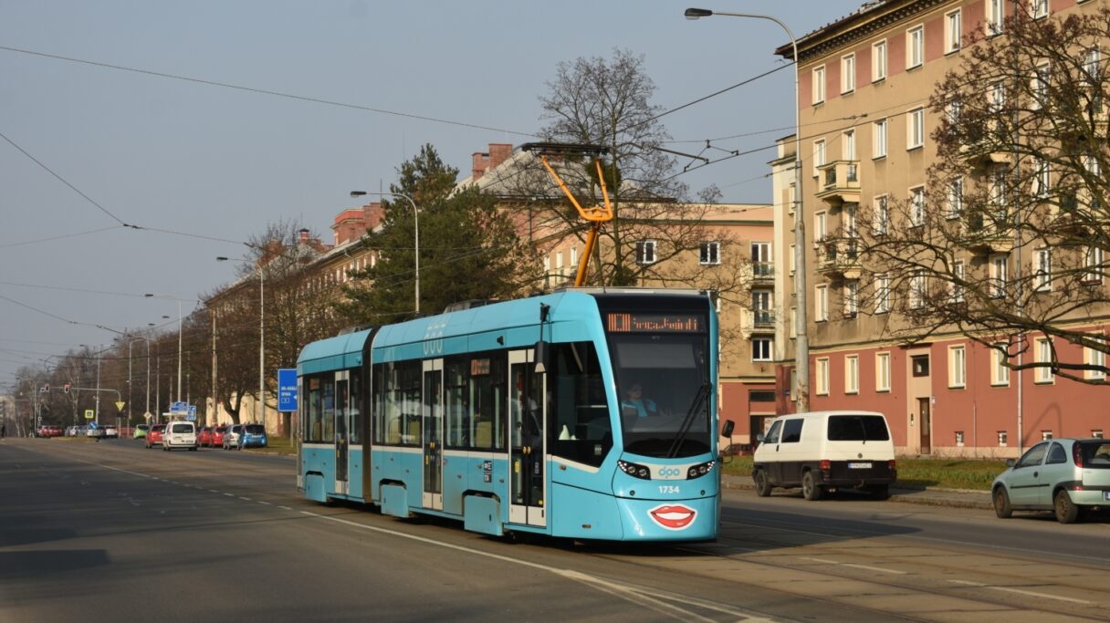 Stadler bude udržovat ostravské tramvaje Tango NF2. Se Škodovkou