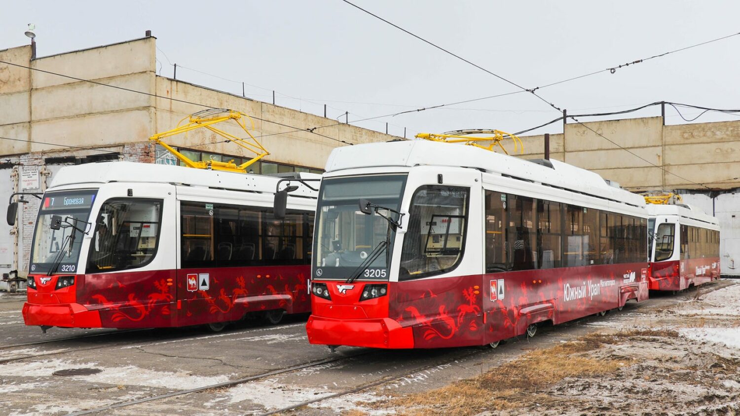 Nové tramvaje od UKVZ z loňské dodávky. (foto: Dinara Voroncova/Magnitogorskij rabočij)
