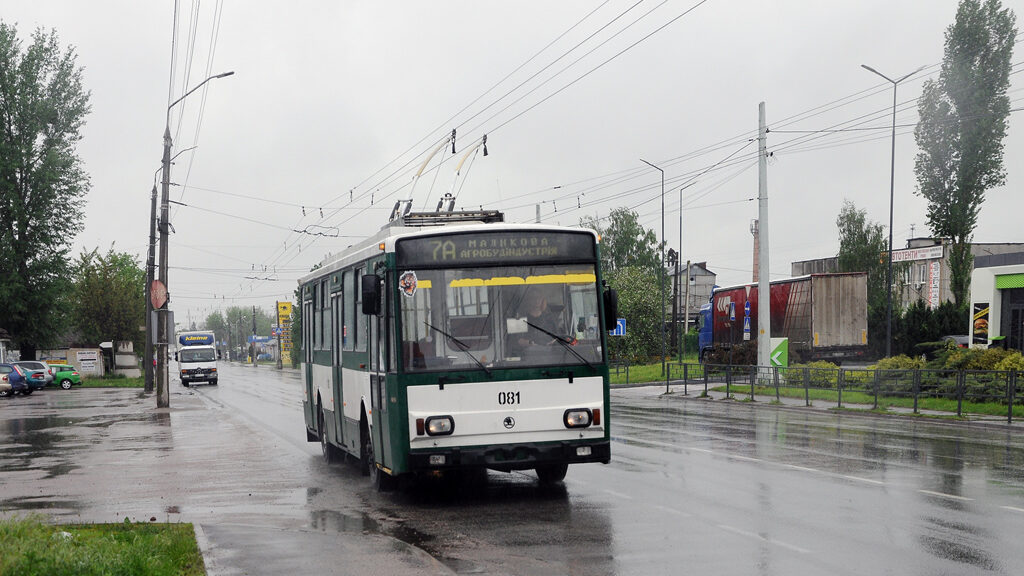 Ex-pardubický trolejbus 14 Tr v ulicích Žytomyru v květnu 2021. (foto: Aleksandr Tarasov)