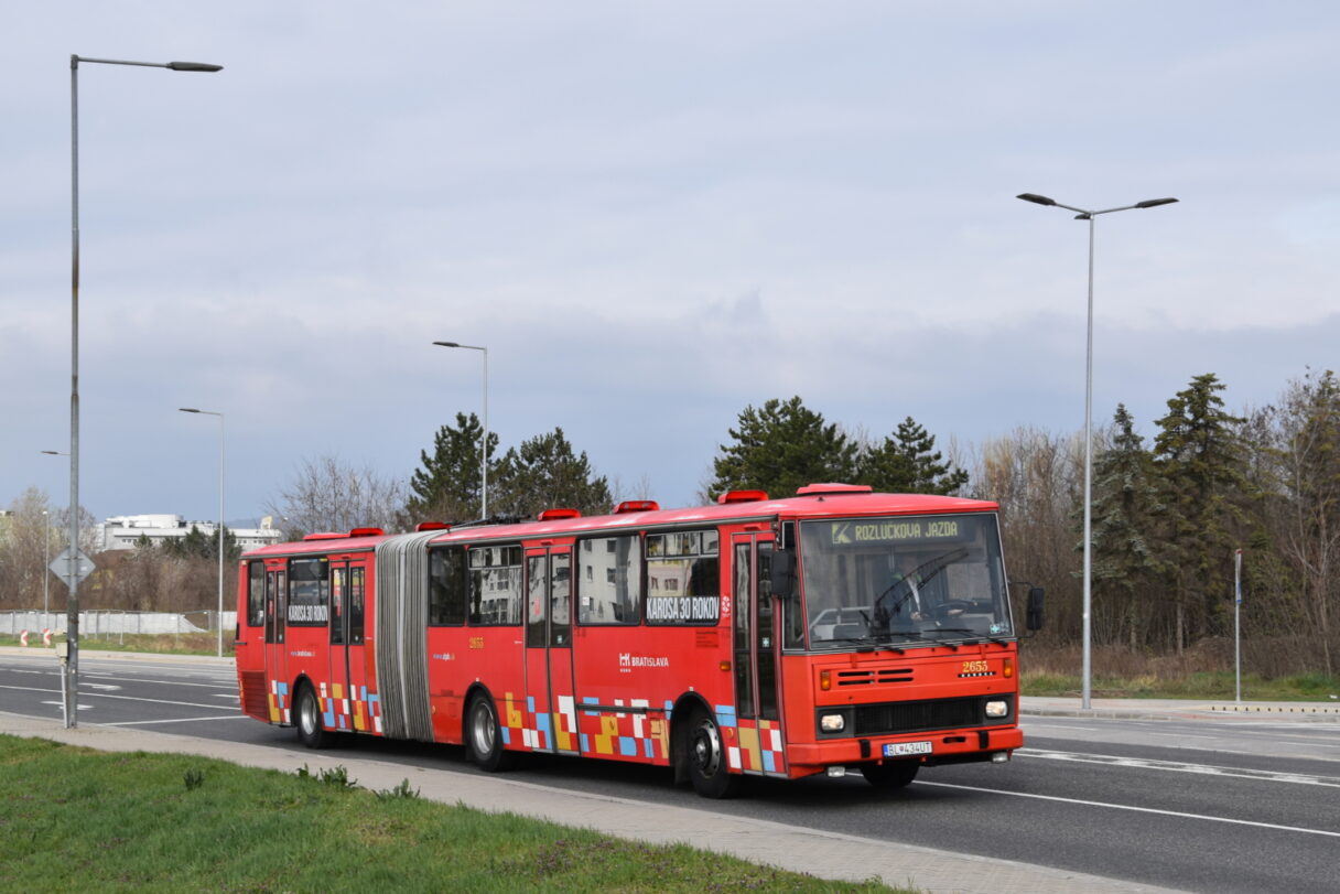 Bratislava se rozloučila s autobusy Karosa řady 700